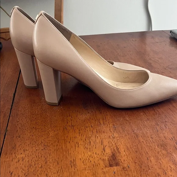 Ivanka Trump Beige Pointed-Toe Leather Pumps - Picture 2 of 3